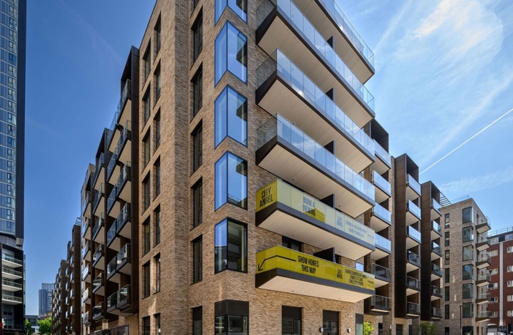 City Angel - Exterior
