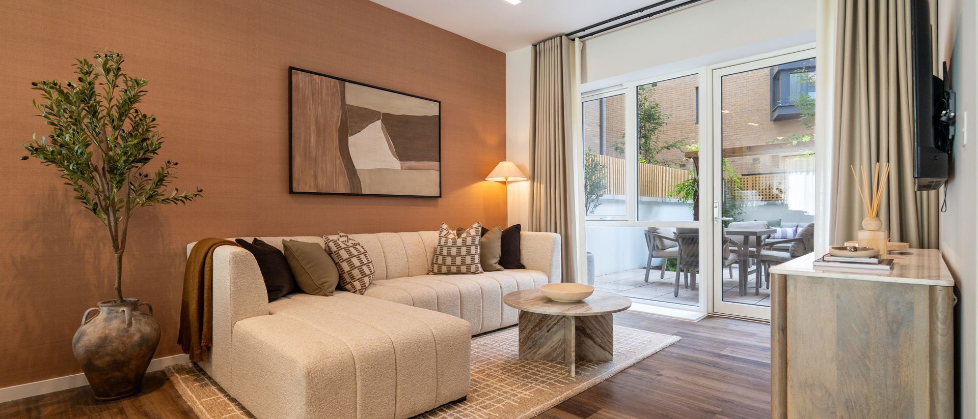 Living Area (3)
